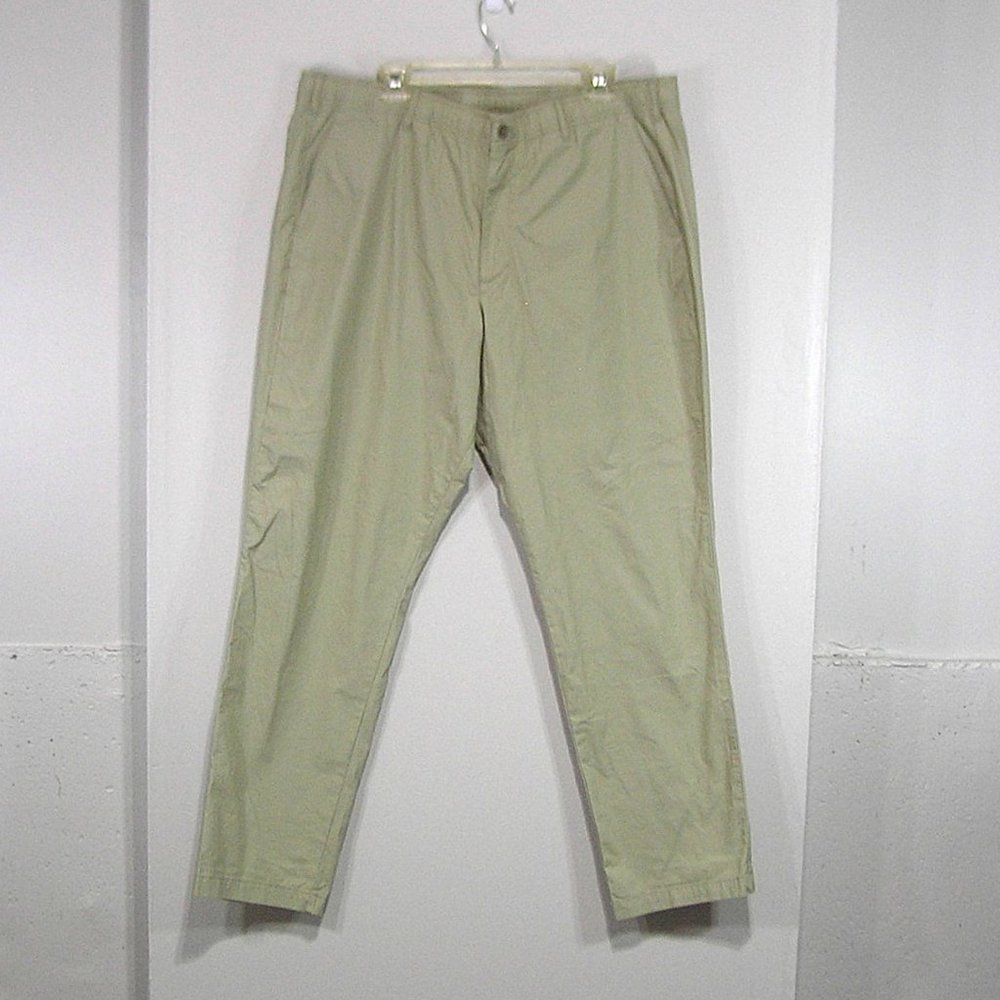 GAP Khaki Pants Men's Size XL (40.5" Waist)